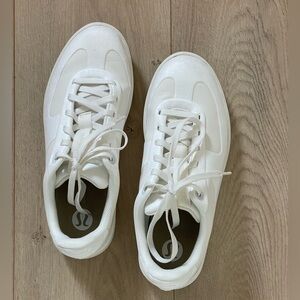 lululemon Cityverse Women’s Sneaker WHT/WHT/WHT in size 8